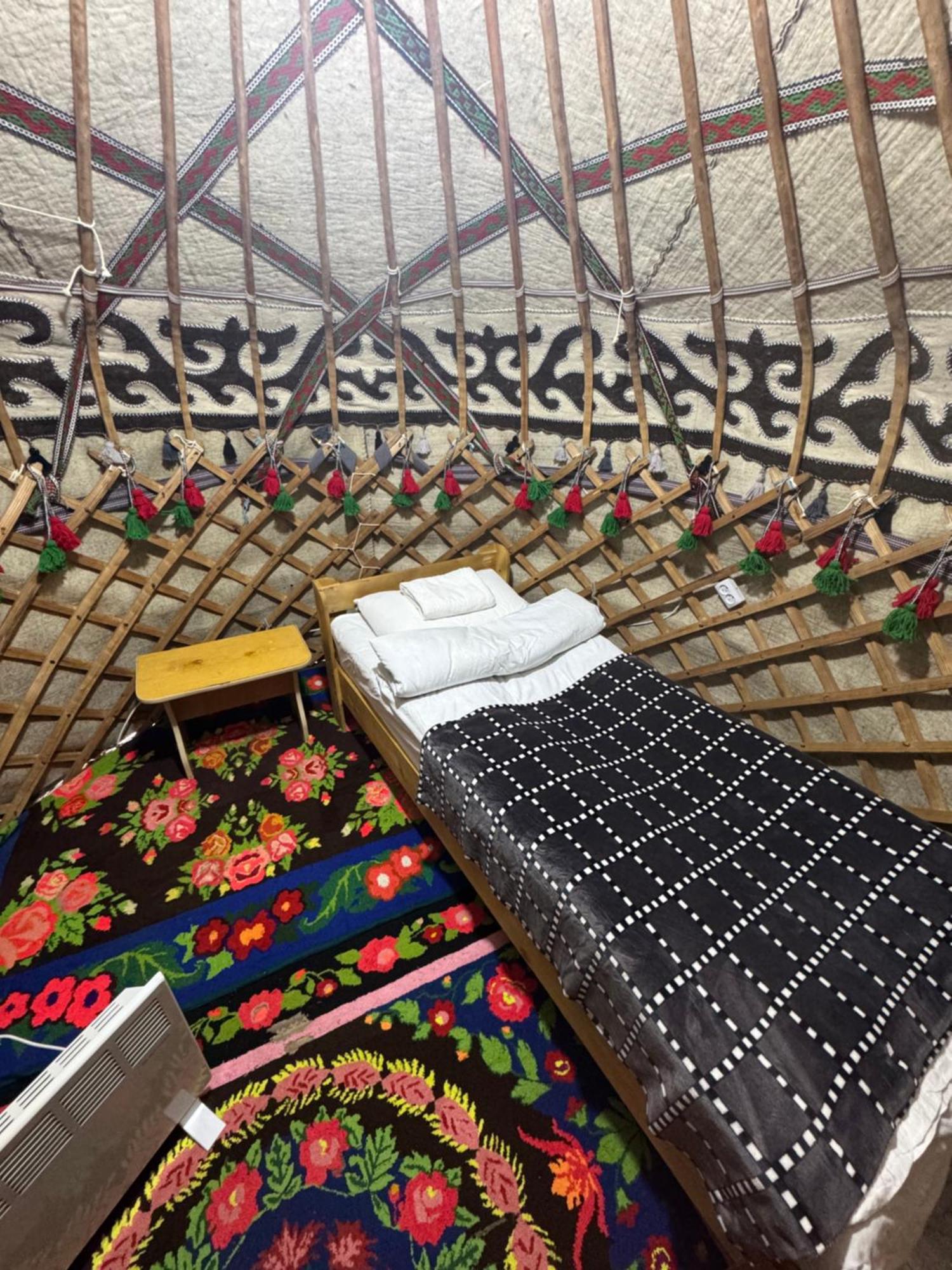 Hotel Bosogo Yurt Camp Bokonbayevo Exterior foto